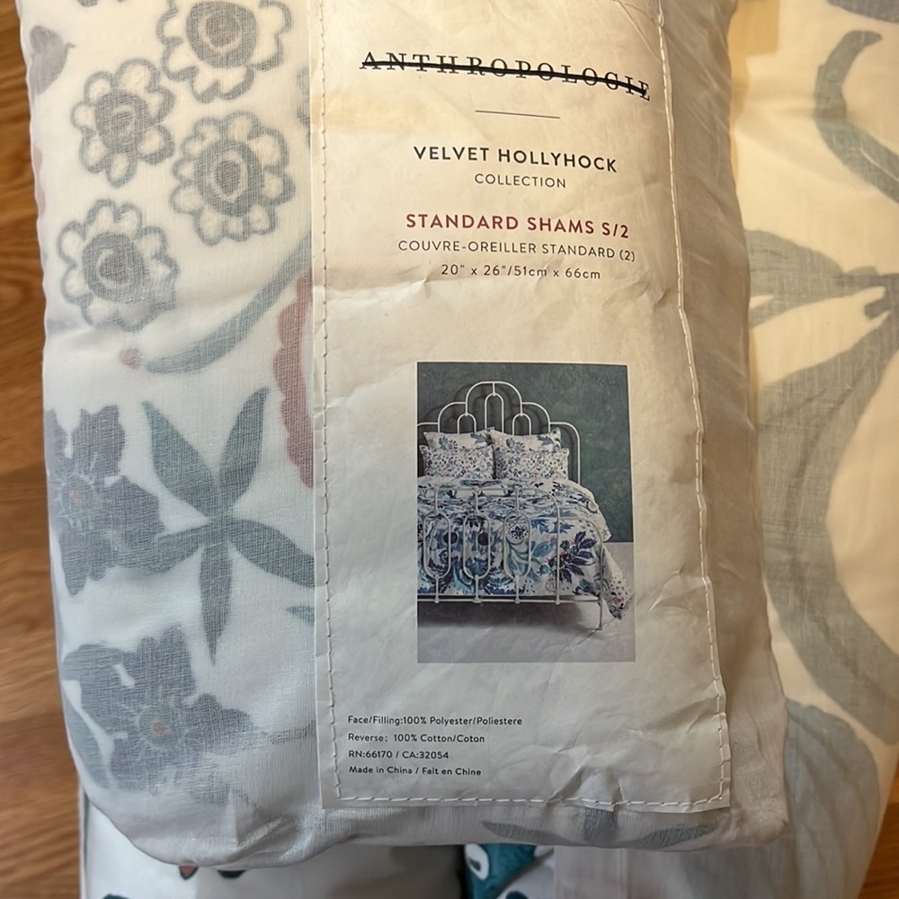 Anthropologie Velvet Hollyhock Quilt Size Queen with Shams NWT - Picture 12 of 13